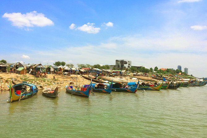 2hours Private Sunset Cruise with unlimited beer, soft drinks and Tour guide - Boat Comfort: Peaceful Privacy Beats Newer Gear