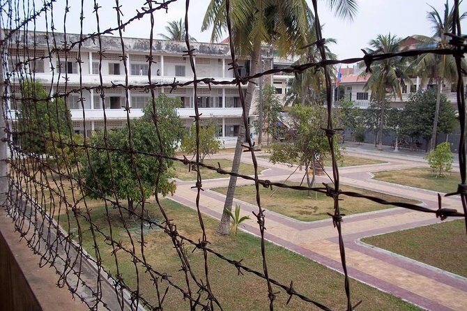 Killing Fields & Toul Sleng Genocide Museum Tickets With Tuk Tuk - The Audio and On-Site Storytelling Pace