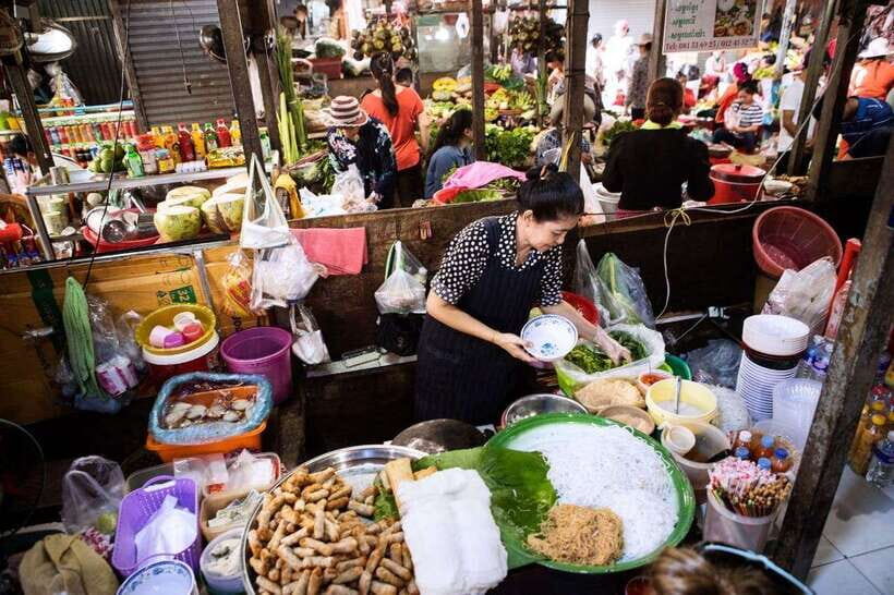 Phnom Penh | Food & Street Art Half Day Tour by Tuk Tuk - Street food and street art: a morning in Phnom Penh with a point