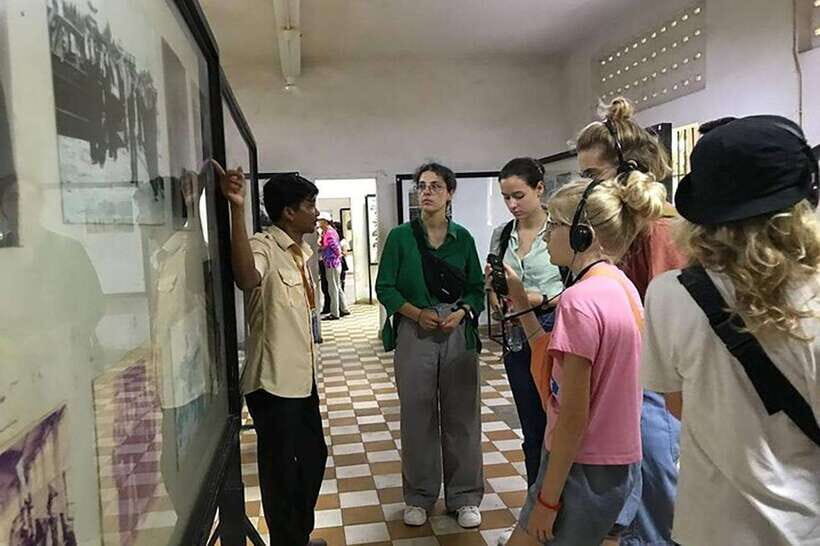 Phnom Penh: killing field & Toul Sleng genocide museum Tour - Getting Ready: Dress Code, Shoes, and Cash for S21 + Choeung Ek