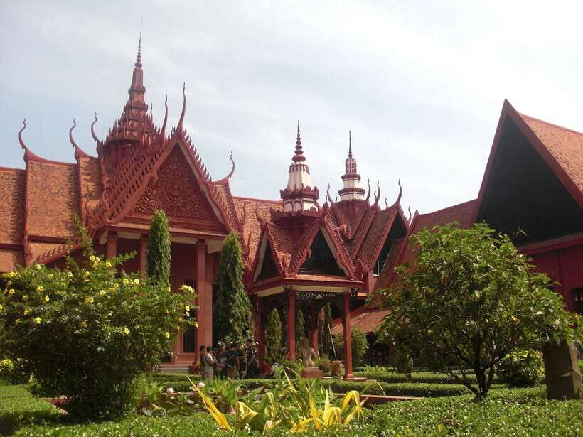 Phnom Penh: Private Walking Tour with a Local - How the 2 to 6 hours actually feels on foot