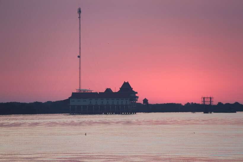 Phnom Penh to Siem Reap cruise/land tour (one way) - Eastern Cambodia stops en-route: photo stops that break up the day