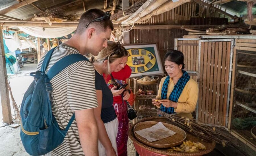 Phnom Penh: Walking Tour, Food Tour & Sunset Cruise - Street food tasting: what you’ll actually want to try