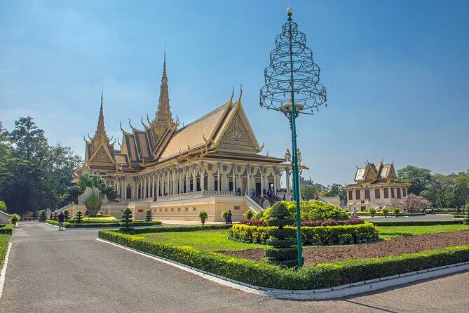 Private Tour: Phnom Penh City Tour Full Day - Tuol Sleng Genocide Museum (S-21): The Sights That Stay With You