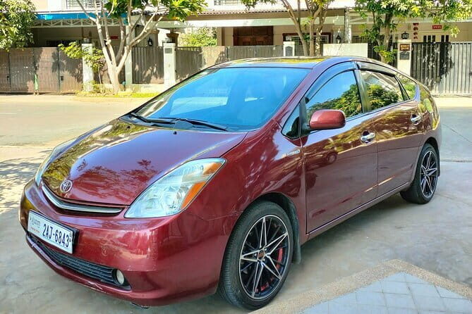 Private Transfer from Phnom Penh to Siem Reap by VIP Alphard 2010 - Safety and driving style: what to expect in real life