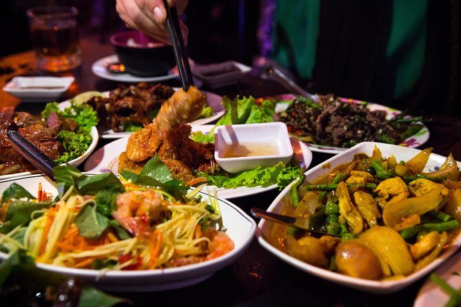 Ultimate Phnom Penh Food Tour by Tuk Tuk: 20 Tastings and Drinks - Stop 6 and 7: Independence Monument sweets and Bassac Lane cocktails