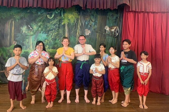 Watch Live Khmer Traditional boxing in Phnom Penh - Who this fits best in Phnom Penh